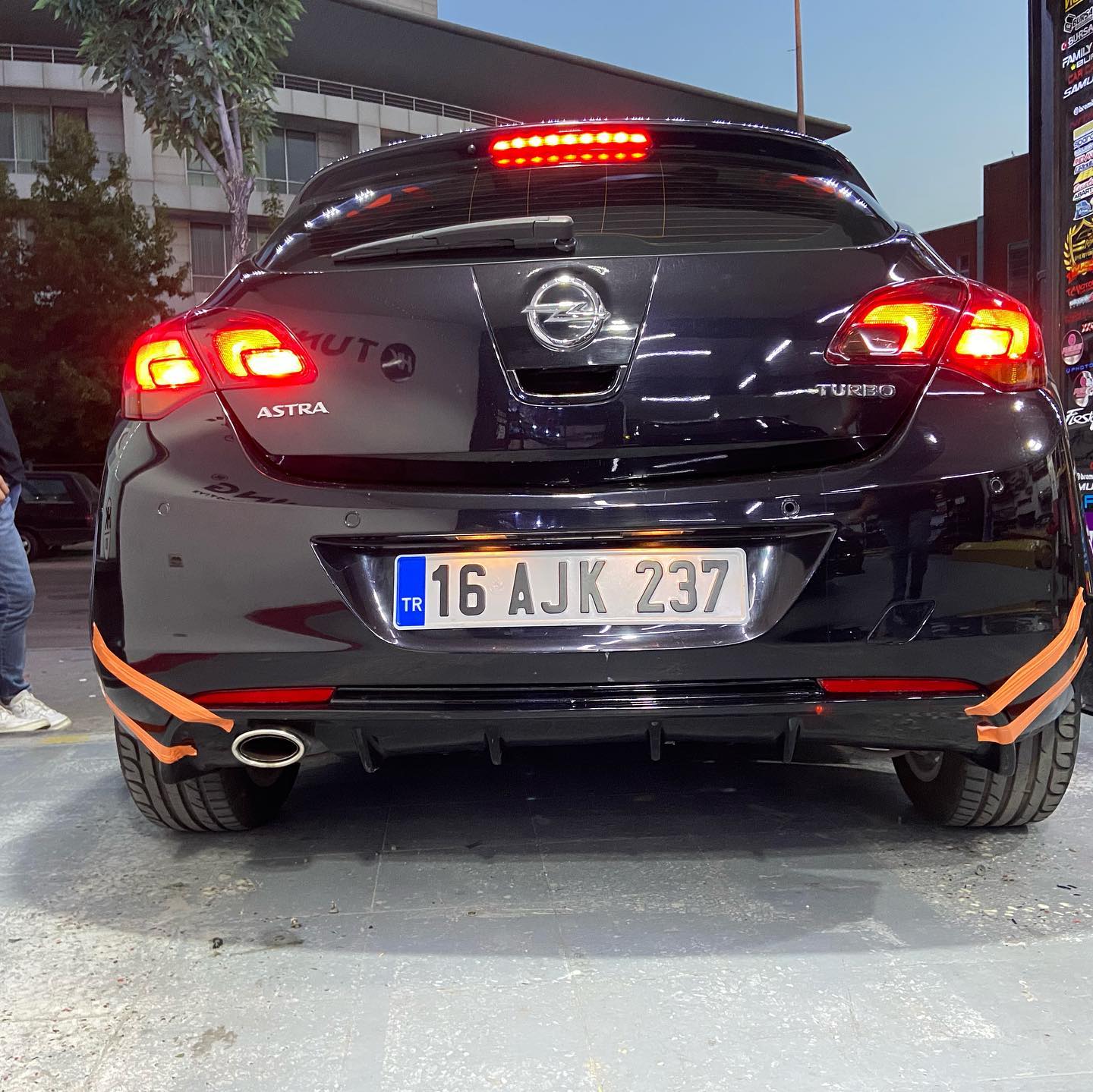 Opel Astra J Hb Makyajlı Rieger Difüzör - Görsel 2