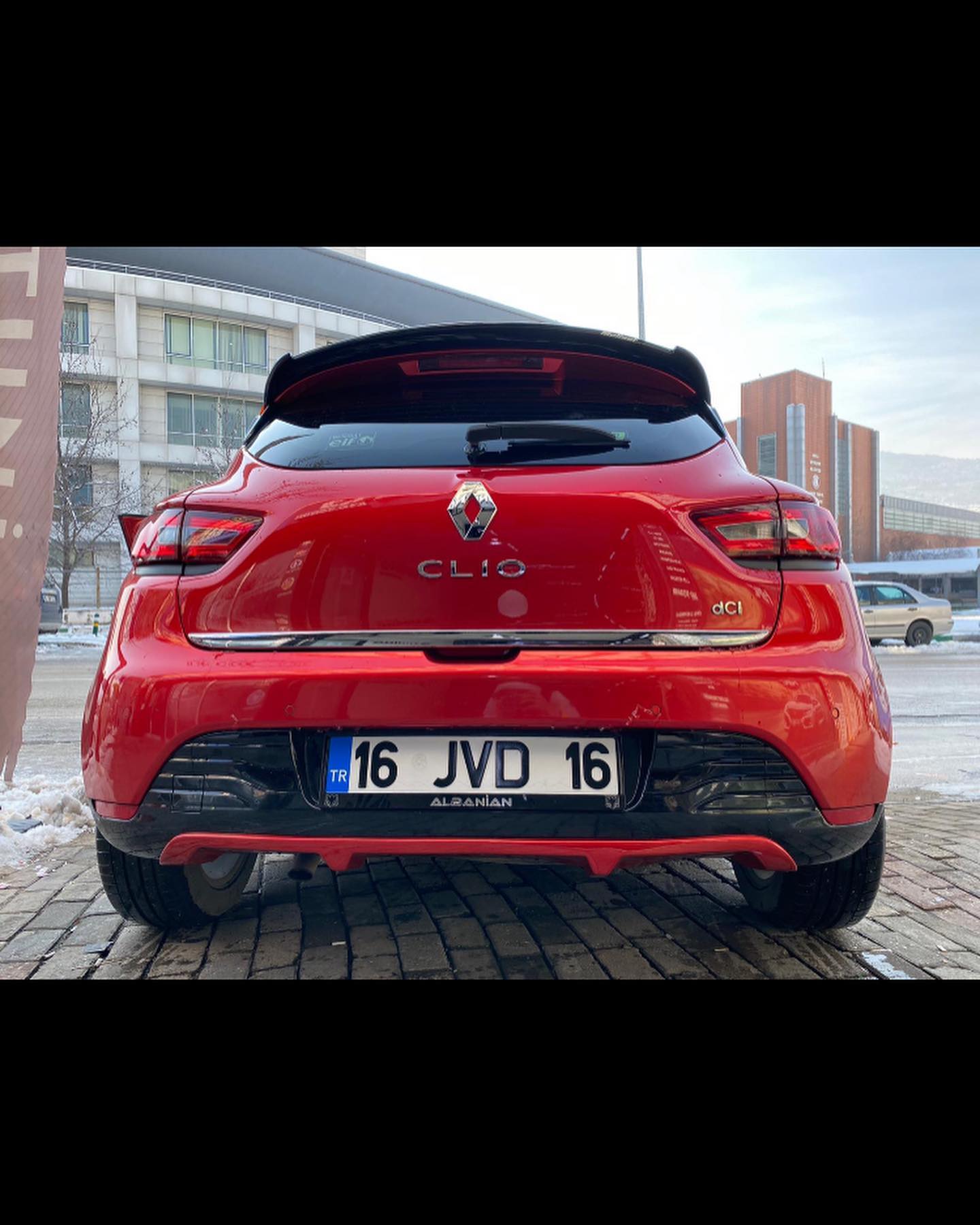 Renault Clio 4 Düz Difüzör